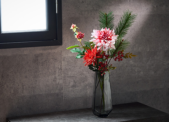 アーティフィシャルフラワー（造花）をきれいに飾るテクニック―三方見