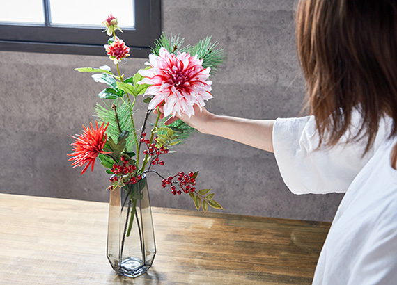 アーティフィシャルフラワー（造花）をきれいに飾るテクニック―三方見